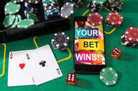 Pengguna dewasa Indonesia mengakses meja live casino hobicuan dari perangkat mobile